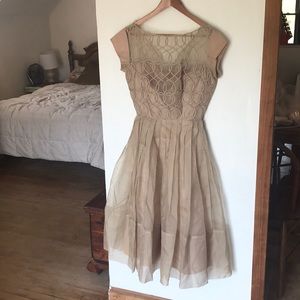Vintage Elinor Gay 50s midi beige dress